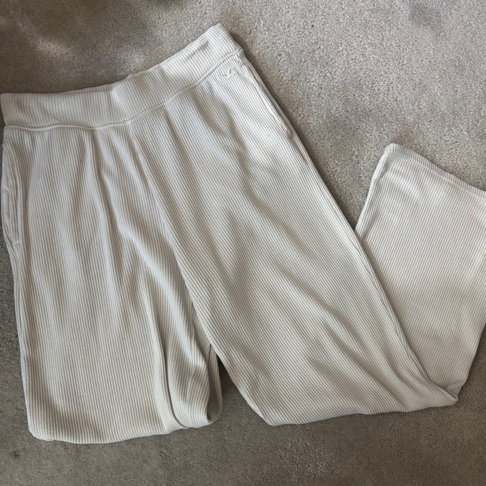 Hollister Cream Wide Leg Pants